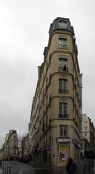 File:Rue de Cléry, Rue de la Lune, Paris April 2015.jpg