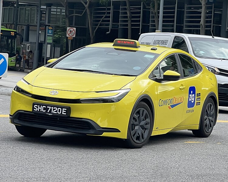 File:SIN ComfortDelgro Taxi SHC7120E 2023-12-08.jpg