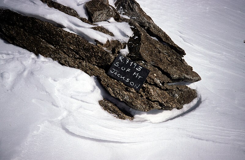 File:S of Mt Jackson mylonitic megacrystic granite.jpg