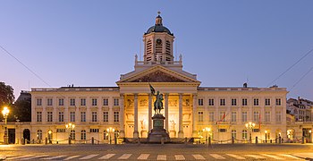 Saint-Jacques-sur-Coudenberg during civil twilight (DSCF7448).jpg