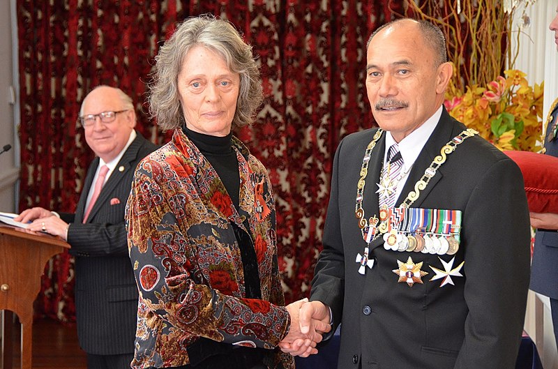 File:Sarah Delahunty MNZM investiture.jpg