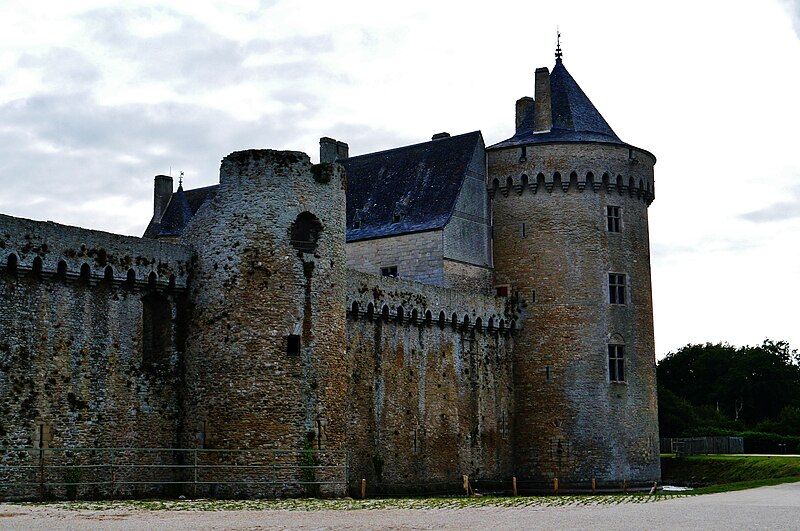 File:Sarzeau Château de Suscinio Extérieur Nord 09.jpg