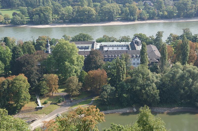 File:Schule Kloster Nonnenwerth vom Rolandsbogen.jpg