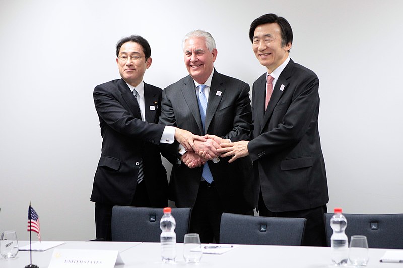 File:Secretary Tillerson, Japanese Foreign Minister Kishida, and South Korean Foreign Minister Yun Pose for a Photo Before Their Trilateral Meeting in Bonn (32897966296).jpg