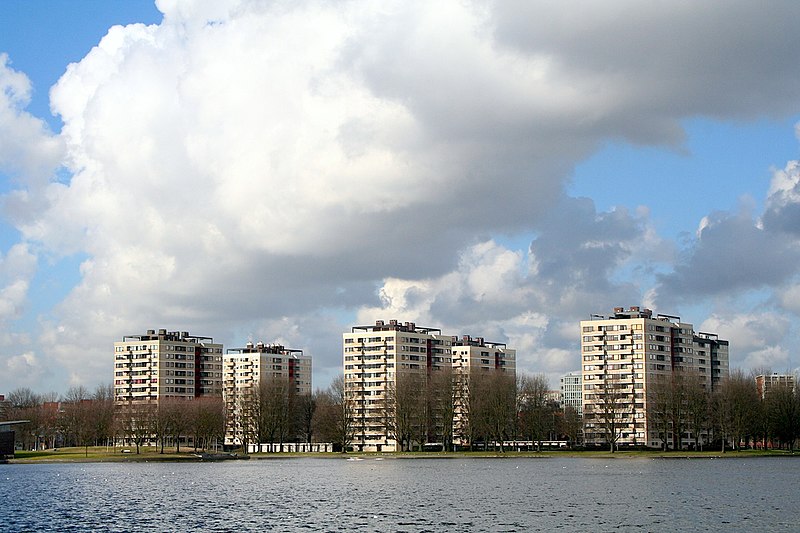 File:Sloterplas met Torenwijck.jpg