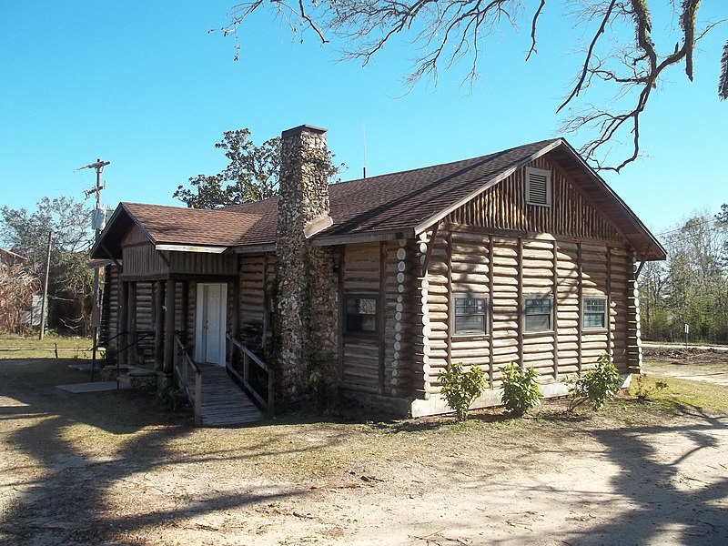 File:Sneads FL Sneads Community House03.jpg