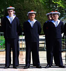 Stagiaires de la Préparation militaire marine portant la tenue 22 bis.jpg