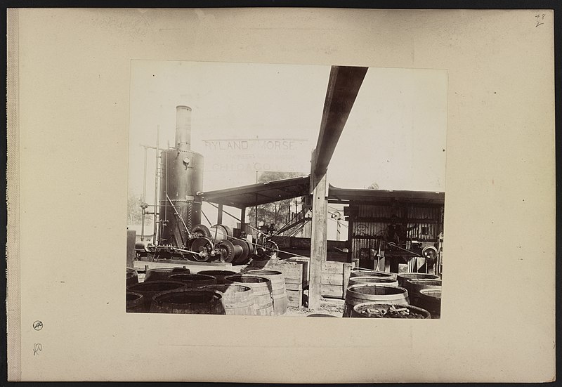 File:Steam engine and barrels used for Hawkesbury River Railway Bridge project, New South Wales, Australia LCCN2016651677.jpg