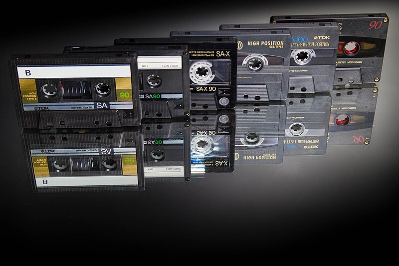 File:TDK SA, SA-X, SA-XS cassettes (9160754473).jpg