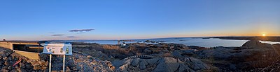 Thumbnail for File:TJØNNEBERGET Hvasser Oslofjorden Norway. Kystradarstasjon DNT Kystled View Utsikt Sør Store Færder fyr Kløvningen Uleholmen Radar Røssesund Verdens Ende Tjøme WW2 ruins Svaberg rocks Sunset solnedgang 2021-04-10 Distorted panoram.jpg