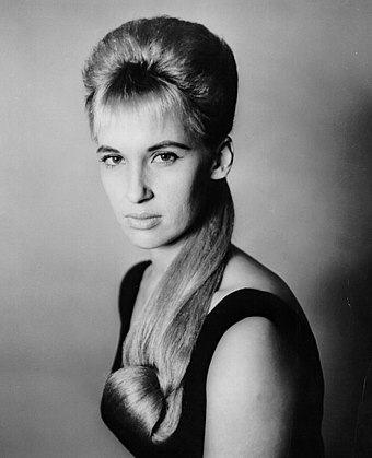 A promotional image of Wynette, 1970.