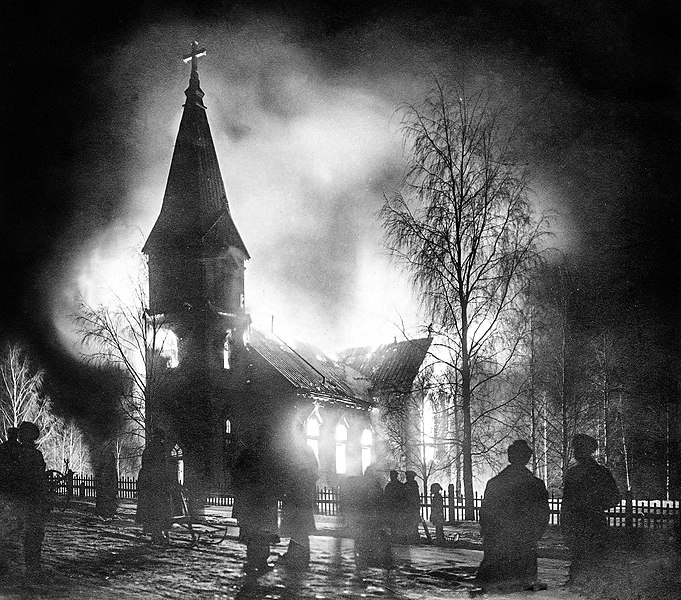 File:Taulumäki old church burning.jpg