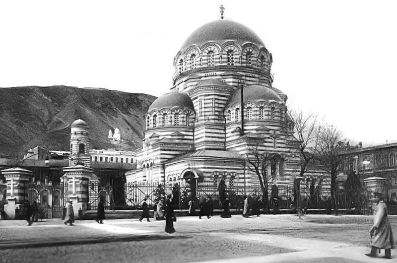 File:Tbilisi Cathedral, 1900s.jpg