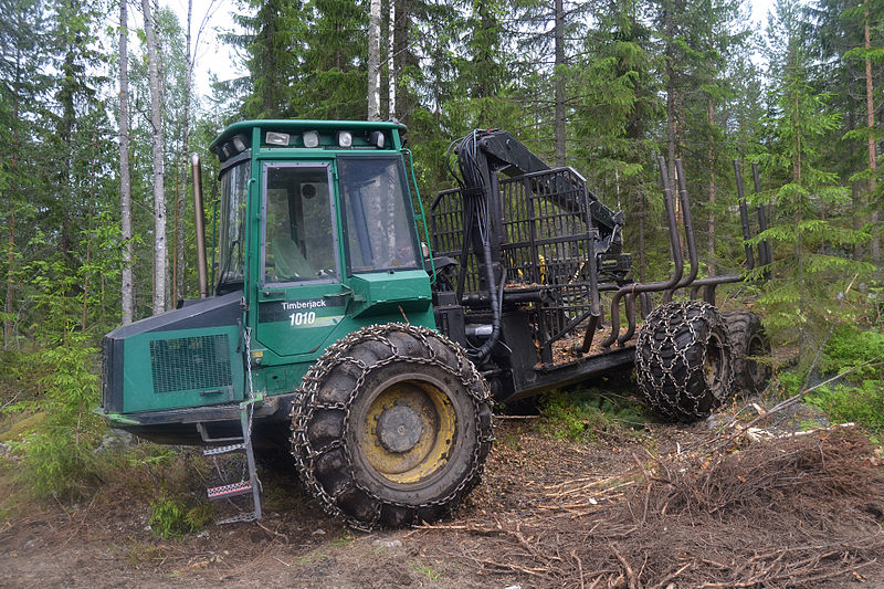 File:Timberjack 1010 forwarder in Finland.jpg