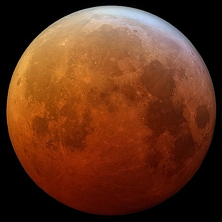 Total lunar eclipse on January 21, 2019 (45910439045) (cropped).jpg