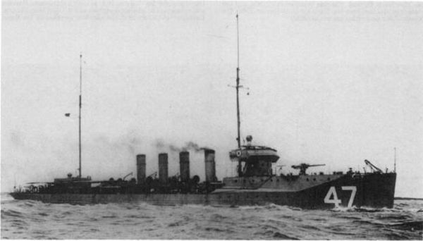 USS Aylwin (DD-47) underway, circa 1916-1917.