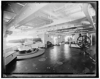 <span class="mw-page-title-main">5-inch/40-caliber gun</span> Naval gun