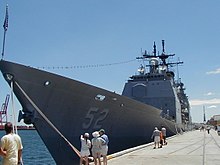 USS Bunker Hill at Fremantle, Western Australia. USS Bunker Hill, Fremantle.jpg