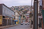 Valparaísos kullar sett nerifrån.