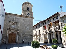 Velilla de Cinca - Ayuntamiento - Iglesia de San Lorenzo 01.jpg