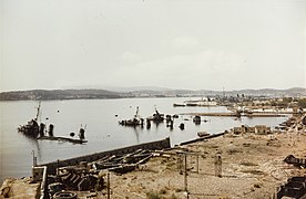 Les docks militaires de Toulon en 1944.