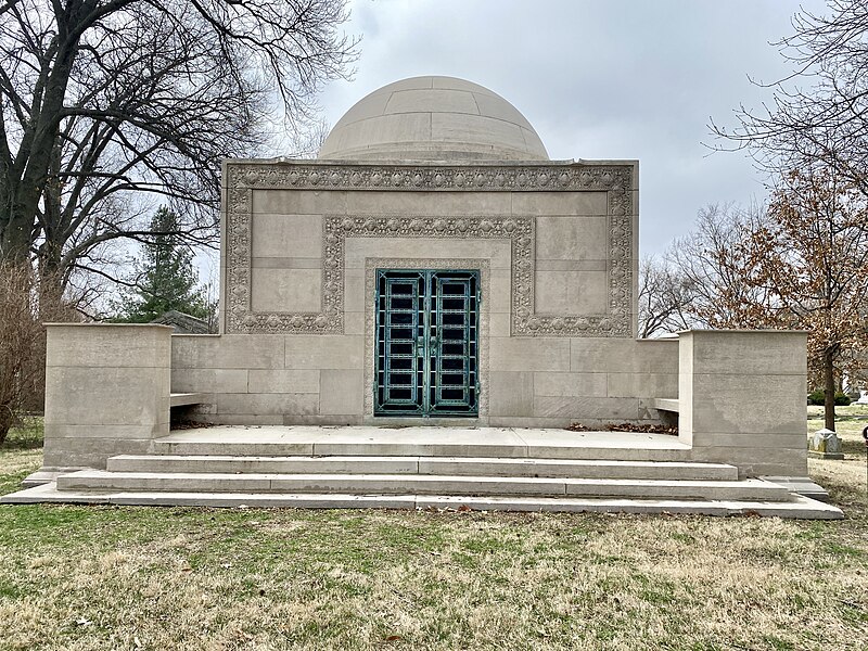 File:Wainwright Tomb, Bellefontaine Cemetery, St. Louis, MO - 53052514428.jpg