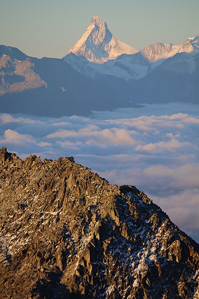 File:Walliser Alpen 02.jpg