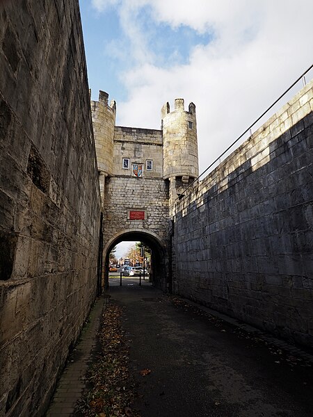 File:Walmgate Bar York Nov23 07.jpg