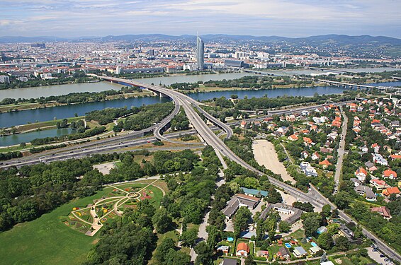 Weitblick auf Wien vom Donauturm. Österreich.