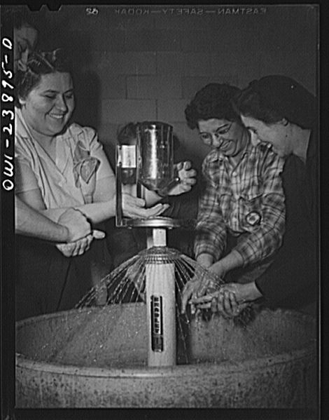 File:Women workers washing up for lunch in a round sink8d16978v.jpg