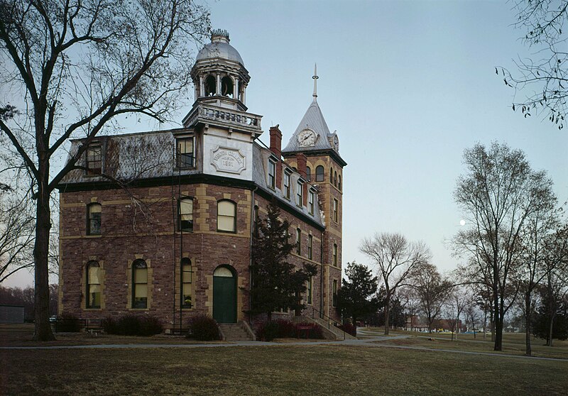 File:Yankton College Conservatory.jpg