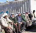 Criw o hen ddynion yn Yatta, 2012