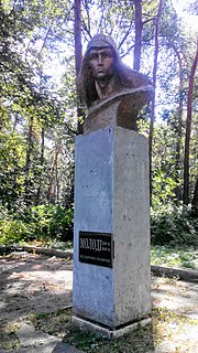 Лохвиця. Пам'ятник комсомольцям 20-х років від комсомольців 60-х років-3.jpg