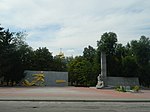 Меморіальний комплекс на честь радянських воїнів у смт Більмак.jpg