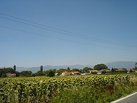 Поглед на селото Росен од патот кон Овчарани