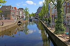 00 0781 Canal in Delft (NL).jpg