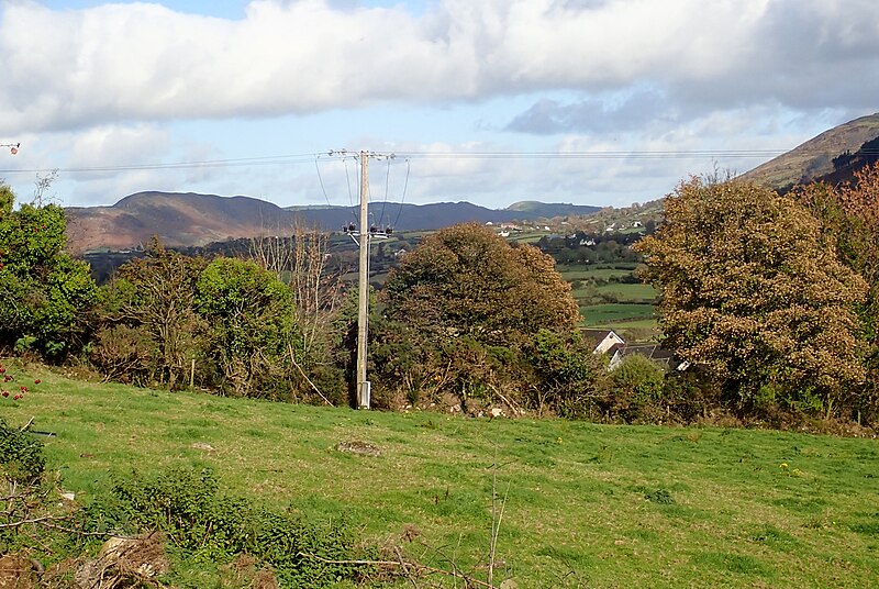 File:11kV powerlines below Church Road - geograph.org.uk - 5967699.jpg