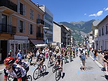12ème étape Tour de France 2018 (peloton à St-Jean-de-Maurienne).JPG