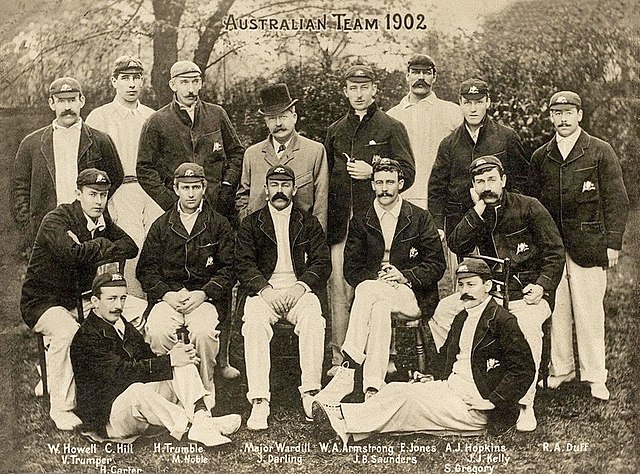 Darling (centre, middle row) with his famed 1902 touring team
