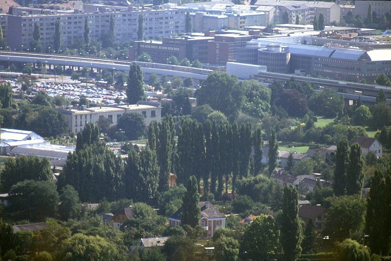 File:197L10180890 Blick vom Donauturm, Blick Richtung Kagran, U1 Endstelle Kagran, rechts Donauzentrum.jpg