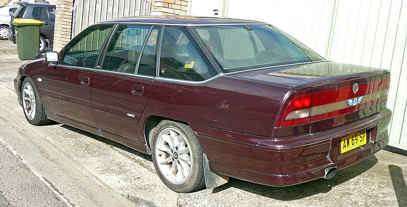 File:1998-1999 HSV Grange (VS III) sedan 01.jpg