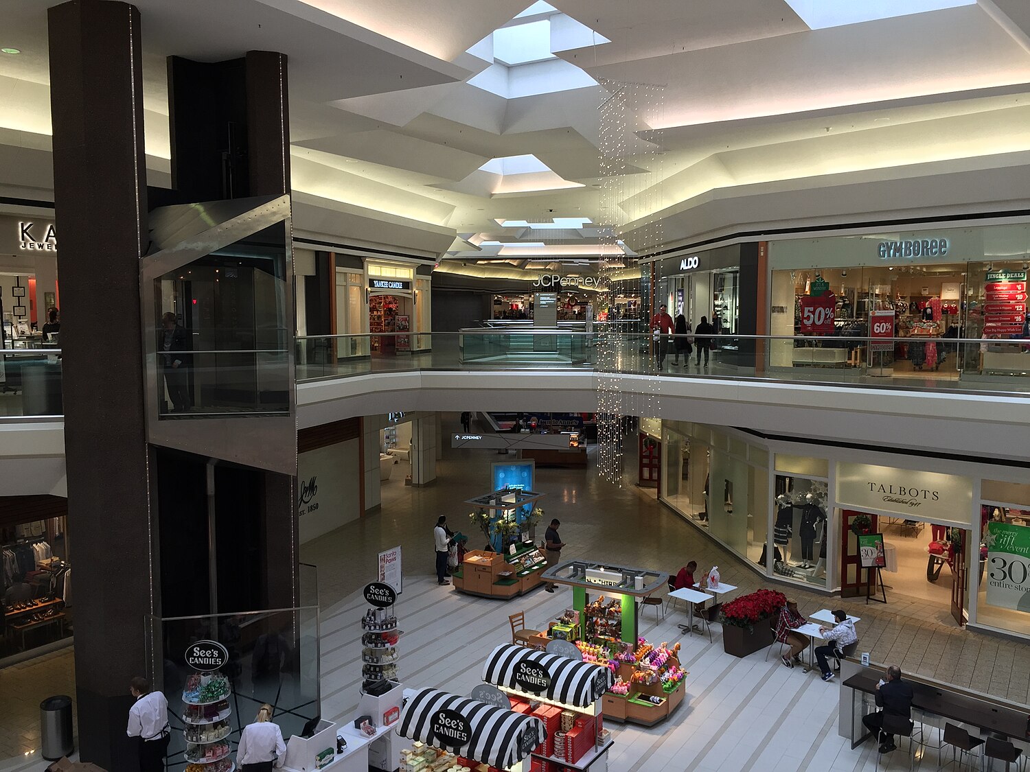 Showcase Mall - Wikipedia