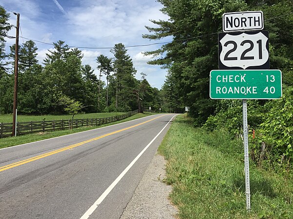 View north along US 221 at SR 615 just north of Floyd