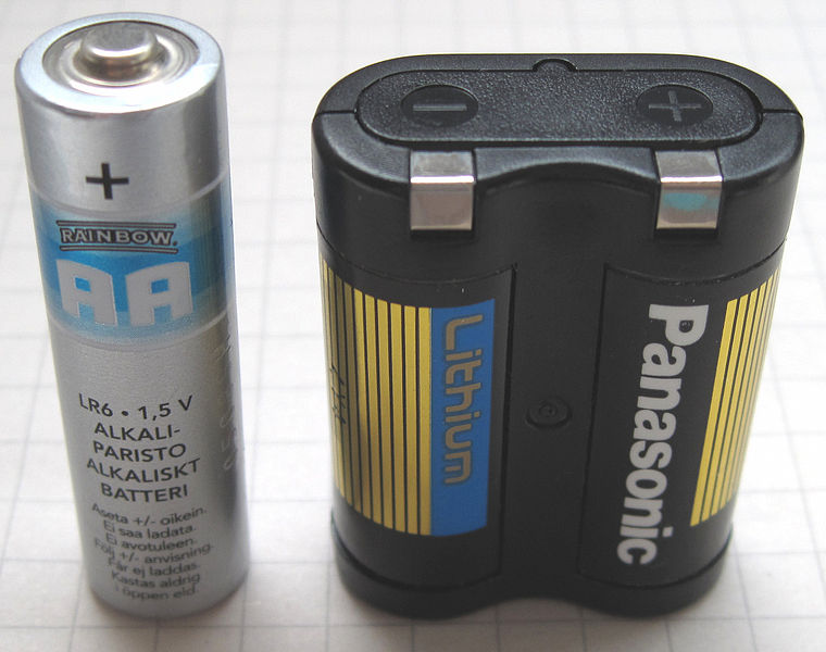 File:2CR5-AA-battery.jpg