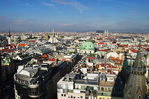 Город в австрии 4 буквы. Столица Австрии. Город Вена Австрия. Город Санкт Пельтен Австрия. Вена город население.
