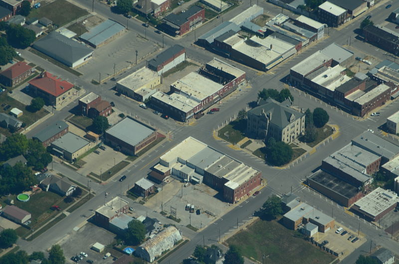 File:Aerial view of Carrollton, Missouri - 9-2-2013.JPG