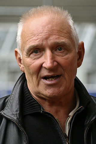 <span class="mw-page-title-main">Aki Schmidt</span> German footballer and manager