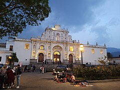 Antigua, Guatemala Catedral Mayo 2023.jpg