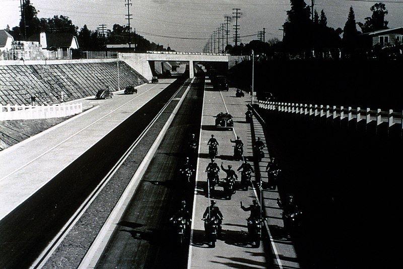 File:Arroyo Seco Historic Parkway - Route 117 - The Cut Opening Day, 1940 - NARA - 7717018.jpg