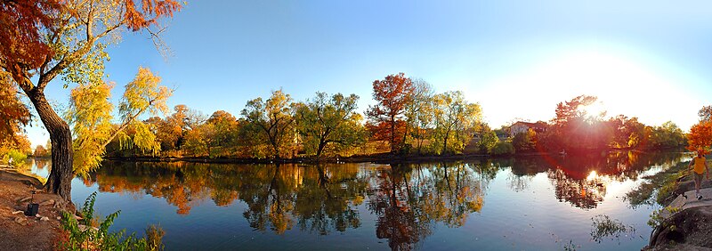 File:Autumn on Cibolo Creek.jpg